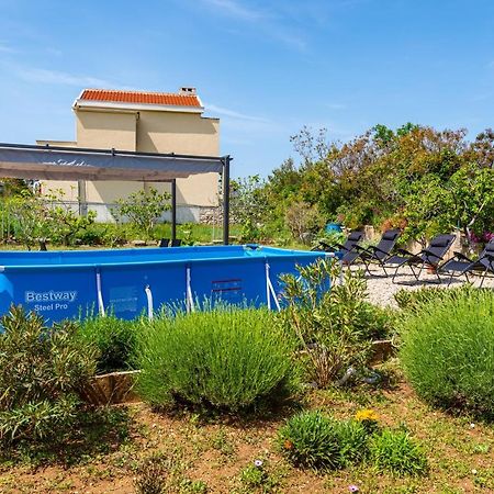 Apartment Sea And Mountain With Pool Novigrad  Bagian luar foto