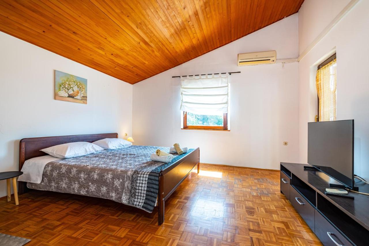 Apartment Sea And Mountain With Pool Novigrad  Ruang foto
