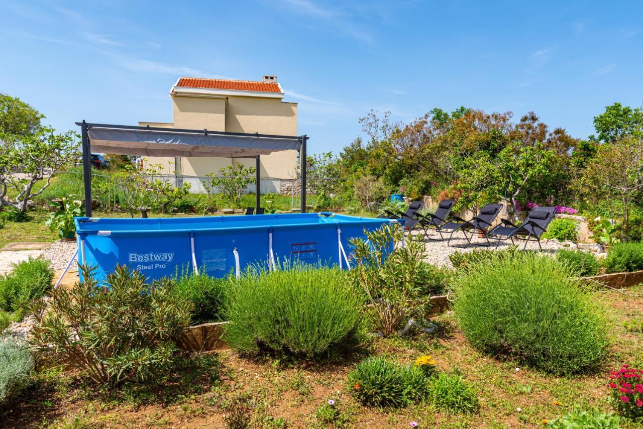 Apartment Sea And Mountain With Pool Novigrad  Bagian luar foto