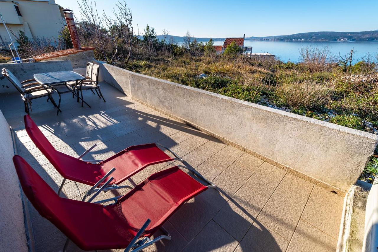 Apartment Sea And Mountain With Pool Novigrad  Bagian luar foto
